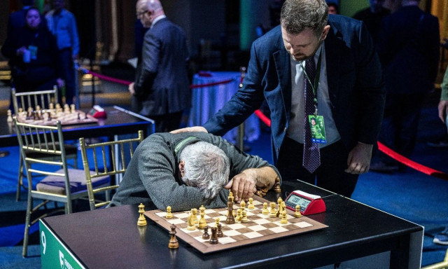 Σκάκι: Συγκλονιστικές στιγμές σε «μάχη» δύο πρωταθλητών – «Λύγισε» μετά από λάθος κίνηση