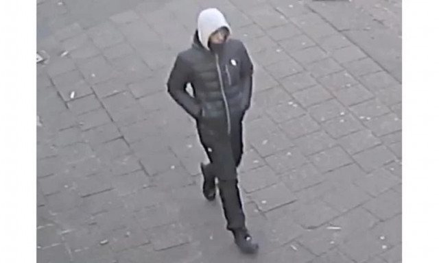 Tρόμος στο Ρότερνταμ: «Κατά συρροή σκοπευτής» κυκλοφορεί ελεύθερος και πυροβολεί τυχαία στο κεφάλι