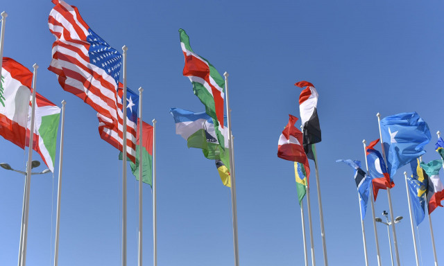 H ευρωπαϊκή χώρα όπου απαγορεύεται να κυματίζουν σχεδόν όλες οι σημαίες άλλων κρατών