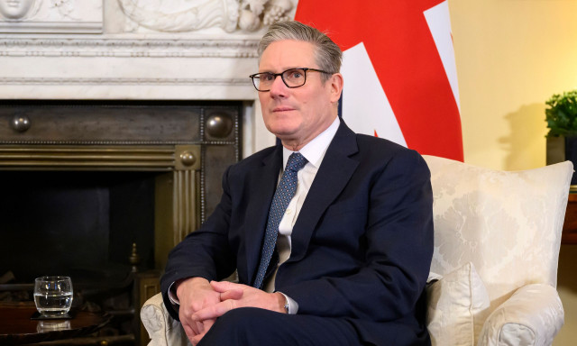 Η ντροπιαστική στιγμή του Βρετανού πρωθυπουργού - Αποδοκιμασίες για την παράκαμψη της «ουράς»