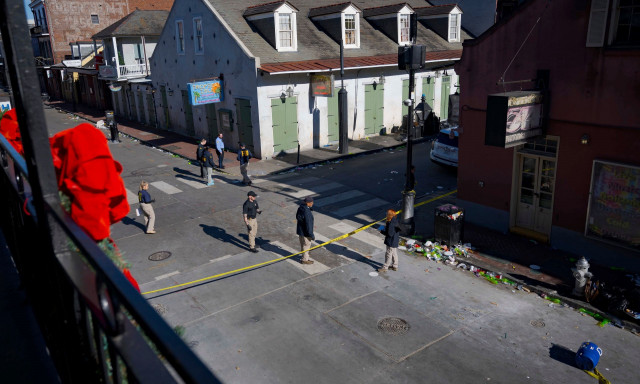 Φόβοι του FBI για μιμητές της επίθεσης στη Νέα Ορλεάνη - Η κηδεία Κάρτερ και η ορκωμοσία Τράμπ