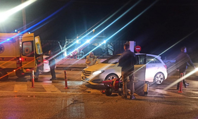 Τροχαίο στην έξοδο του λιμένα Ηγουμενίτσας – Τραυματίστηκε διανομέας