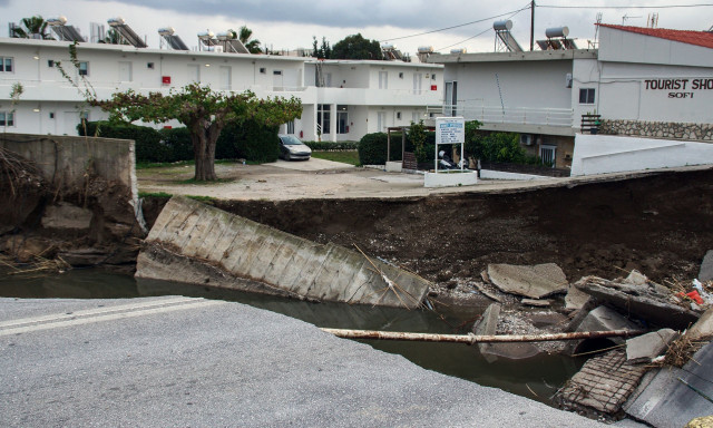 Ρόδος: «Έχω καρδιά, έπαθα κρίση» - Συγκλονίζει μάρτυρας για τις ξαφνικές πλημμύρες