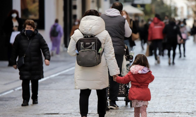 Ποιες Κυριακές θα είναι ανοιχτά τα καταστήματα τον Ιανουάριο – Πότε ξεκινούν οι χειμερινές εκπτώσεις