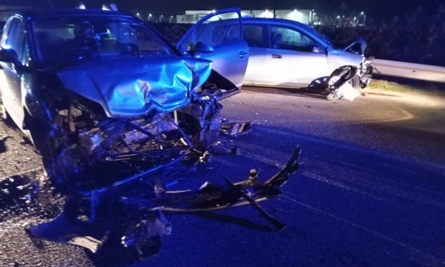 Αγρίνιο: Σφοδρή σύγκρουση στην Εθνική οδό - Δυο τραυματίες