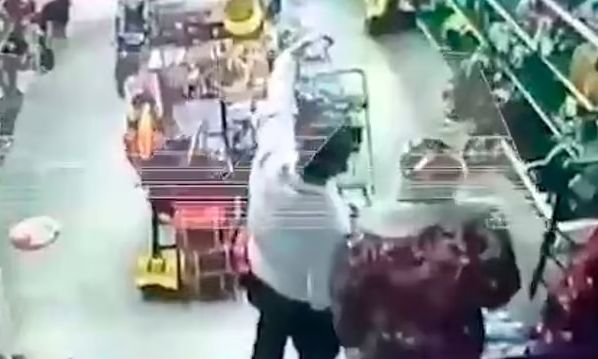 Ρωσία: Δολοφόνος ντυμένος Άγιος Βασίλης - Εκτέλεσε καταστηματάρχη μετά από selfie μαζί του