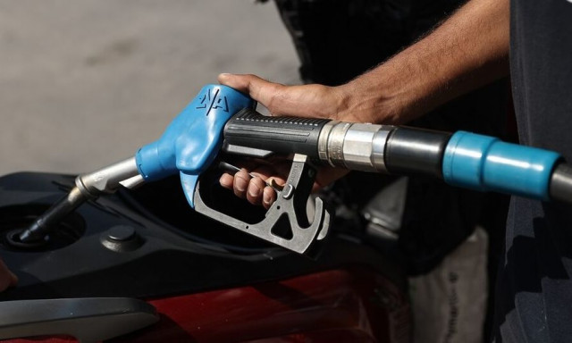 Βουλγαρία: Σπεύδουν οι Έλληνες για καύσιμα - Μισό ευρώ φθηνότερη βενζίνη μετά το άνοιγμα των συνόρων