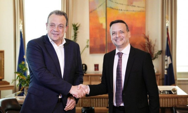 Δούκας - Φάμελλος: Συνάντηση με πολιτικό νόημα με φόντο τη μάχη με την Περιφέρεια για τα σκουπίδια