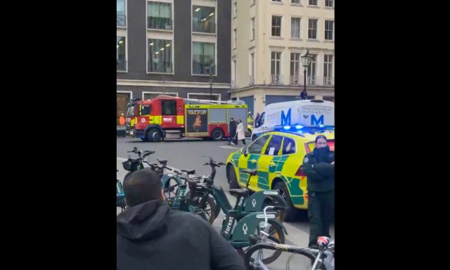 Λονδίνο: Ελεγχόμενες εκρήξεις από την αστυνομία μετά από φόβους για βόμβα σε αυτοκίνητο