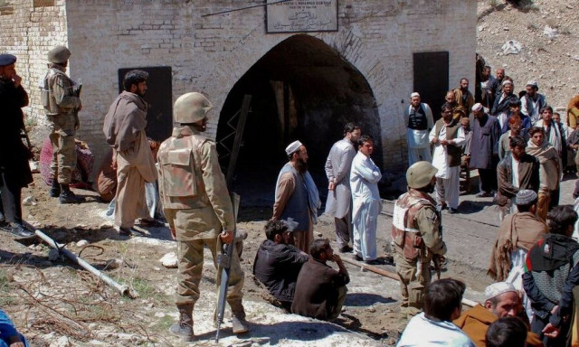 Φόβοι για τουλάχιστον 12 νεκρούς από έκρηξη σε ανθρακωρυχείο στο Πακιστάν