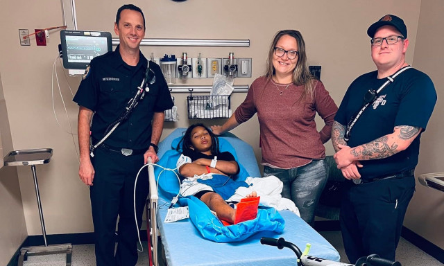 ΗΠΑ: Πυροσβέστες βοήθησαν αγόρι να απεγκλωβιστεί από το ποδήλατό του