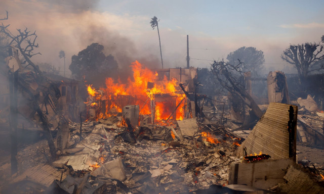 Λος Άντζελες: «Το νερό έχει μολυνθεί από τις στάχτες» - Συγκλονίζει Έλληνας για τη φωτιά