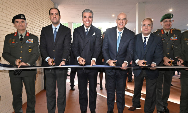 Εγκαινιάστηκε η ανακαινισμένη βιβλιοθήκη της Στρατιωτικής Σχολής Ευελπίδων