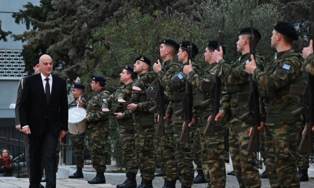 Δένδιας: Ζητά έκτακτες κρίσεις στις Ένοπλες Δυνάμεις από τον αρχηγό ΓΕΕΘΑ