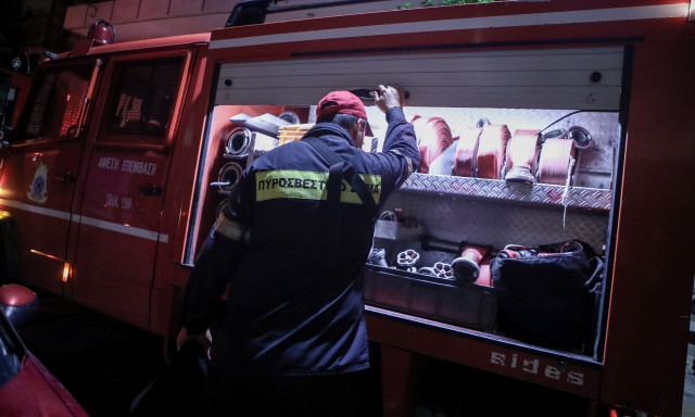 Θεσσαλονίκη: Στις φλόγες σταθμευμένο όχημα