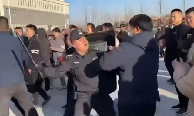 Κίνα: Βίαιες διαδηλώσεις μετά τον θάνατο εφήβου - Καταγγελίες για bullying και συγκάλυψη