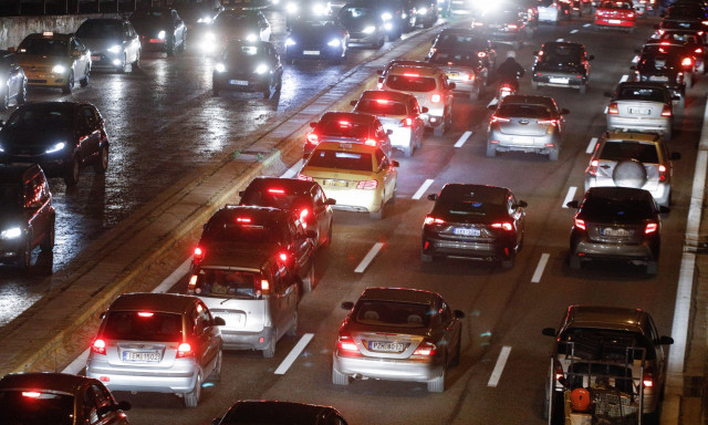 Κηφισός: Καραμπόλα προκαλεί «κυκλοφοριακό έμφραγμα» - Τι συμβαίνει στις υπόλοιπες οδικές αρτηρίες