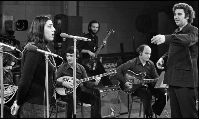 Μέγαρο Μουσικής: Η Μαρία Φαραντούρη τραγουδά το μυθικό «Canto General» του Μίκη Θεοδωράκη