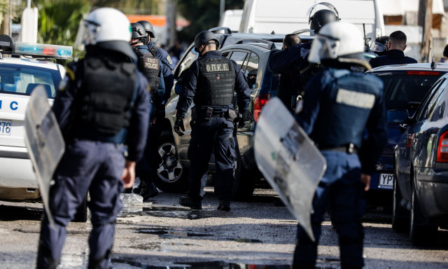 Αστυνομική επιχείρηση σε καταυλισμό στα Μέγαρα – Συνελήφθησαν 11 άτομα