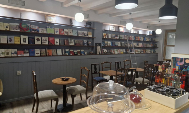 Ταύρος: Ξεκίνησε τη λειτουργία του το νέο βιβλιοκαφέ Εύμαρος