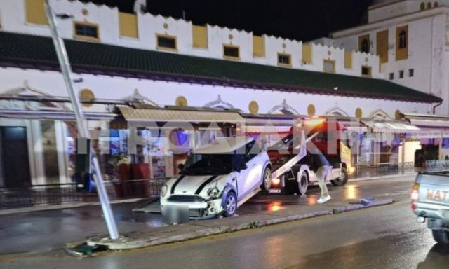 Τρομακτικό τροχαίο στη Ρόδο: Ι.Χ προσέκρουσε πάνω σε φανάρι