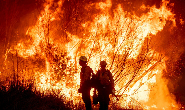 Δραματική κατάσταση στο Λος Άντζελες: Βρώμικος αέρας, χωρίς ρεύμα και πνιγμένοι στην απόγνωση