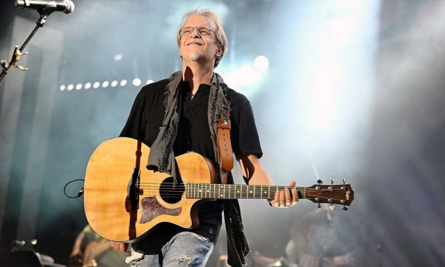 Σταυρός του Νότου: Τριάντα χρόνια τραγούδια από τον Μίλτο Πασχαλίδη