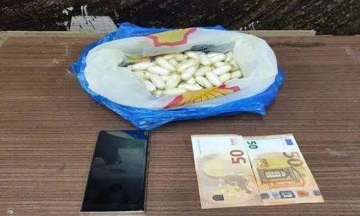 Ελευθέριος Βενιζέλος: Έκρυβε στο στομάχι του 77 σακουλάκια με κοκαΐνη – Συνελήφθη 47χρονος