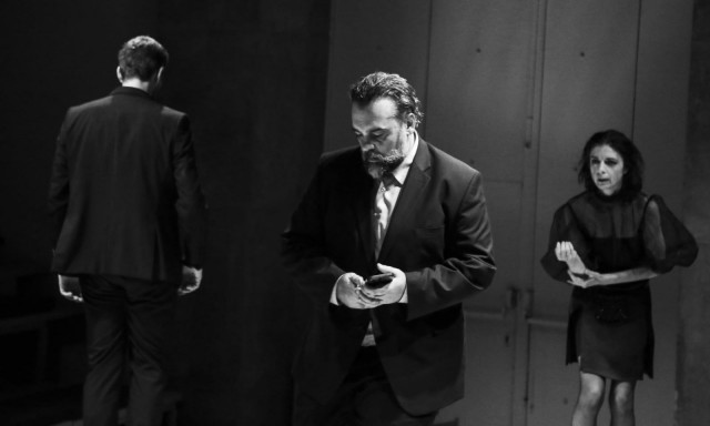 Θέατρο Θησείον: Τελευταίες παραστάσεις για την «Καρένινα» της ομάδας ΠΥΡ