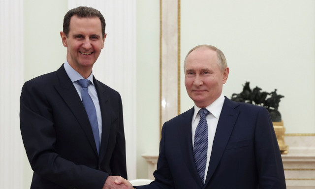 Al Arabiya: Ο Άσαντ προσπάθησε αρκετές φορές να επικοινωνήσει με τον Πούτιν