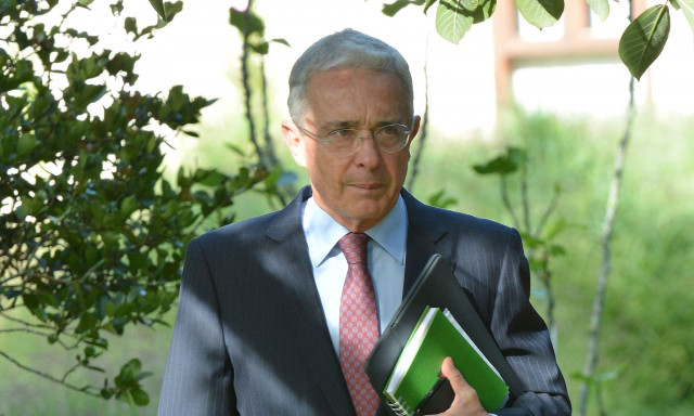 Βενεζουέλα: Διεθνή στρατιωτική επέμβαση στην χώρα ζητά ο πρώην πρόεδρος της Κολομβίας