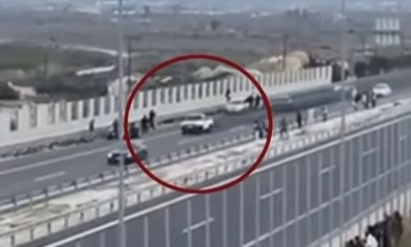 Κόντρες με «φτιαγμένα» φορτηγά στην Εθνική Οδό Αθηνών - Κορίνθου