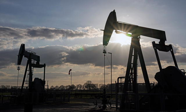 Πετρέλαιο: Η τιμή «εκτινάχθηκε» σε υψηλό πέντε μηνών – Οι φόβοι και ο «πονοκέφαλος» στους τραπεζίτες