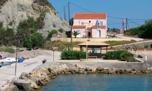 Έφυγε ο μοναδικός γιατρός της Ερεικούσας – Αποχώρησαν οι κάτοικοι από το νησί