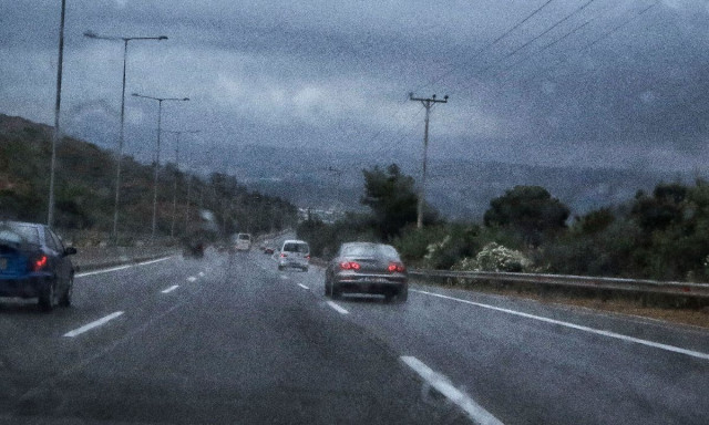 Κακοκαιρία: Κλειστή η Παλαιά Εθνική Οδός Αθηνών-Θηβών από το ύψος των Βιλίων