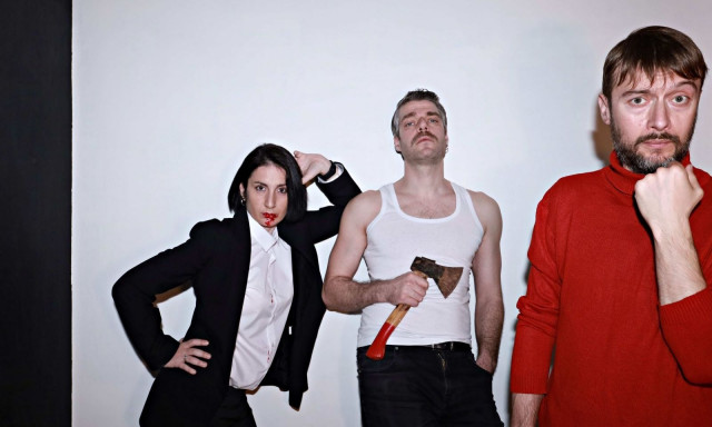 Φάμπρικα: Ένα σουρεαλιστικό τηλεπαιχνίδι προβολής και βίας στο «Όταν» του Ευθύμη Φιλίππου