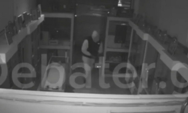 Κορυδαλλός: Προσπάθησαν να διαρρήξουν κοσμηματοπωλείο – Το άφησαν ανοιχτό και το έκλεψε ο επόμενος