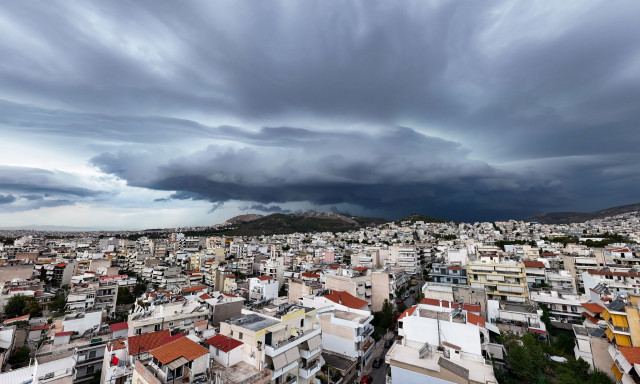 Καιρός στην Αθήνα: Πώς θα εξελιχθούν οι βροχές – Σε ποιες περιοχές της Αττικής θα χιονίσει