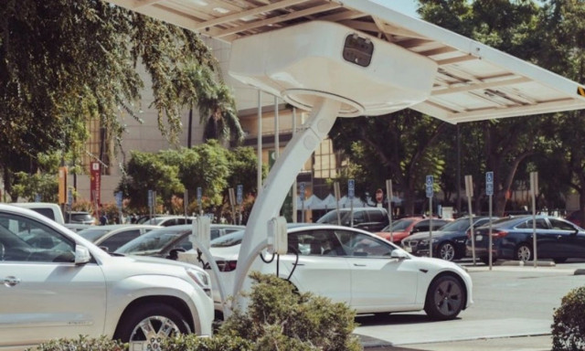 Ιδιοκτήτης Tesla μοιράστηκε τον πρώτο λογαριασμό ρεύματος μετά την αγορά του αυτοκινήτου