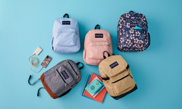 Τέλος στα παραδοσιακά σακίδια: Η νέα τάση για το 2025