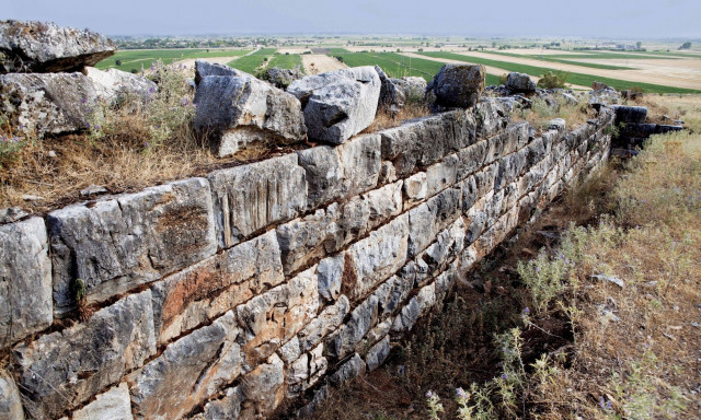 Σε εξέλιξη η αποκατάσταση της Ακρόπολης της Αρχαίας Πέλιννας - Από εκεί πέρασε ο Μέγας Αλέξανδρος