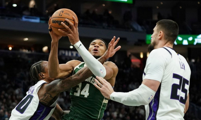 Γιάννης Αντετοκούνμπο: Αντίδραση των Μπακς με τριπλ νταμπλ του «Greek Freak» - Έφτασε τα 50!