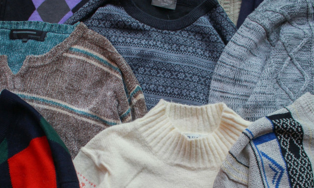 Γέμισε κόμπους το πουλόβερ σας; - Οι έξυπνοι και εύκολοι τρόποι για να τους βγάλετε (vid)