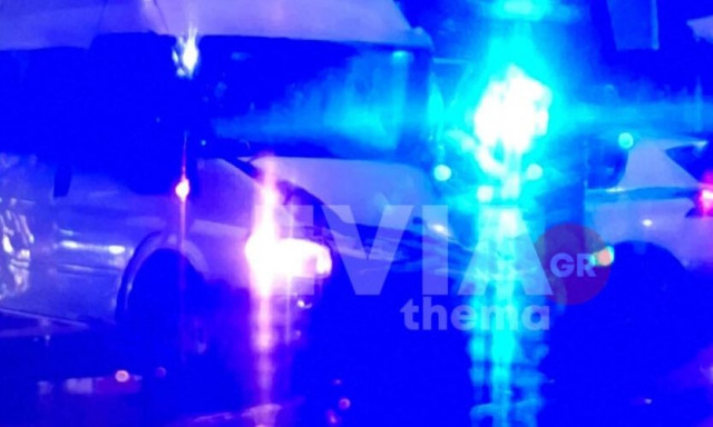 Σοβαρό τροχαίο στη Χαλκίδα: Φορτηγό καρφώθηκε σε κολώνα - Στο νοσοκομείο ο οδηγός