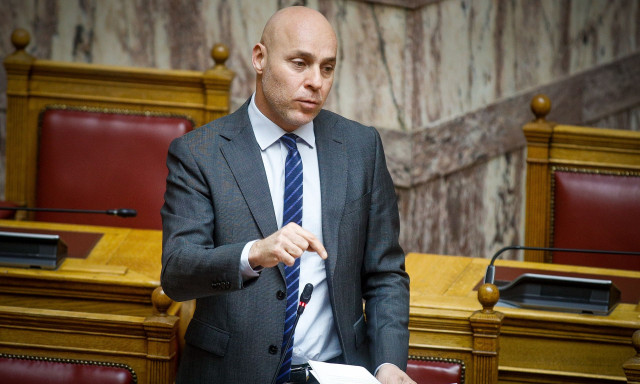 Ο Γιώργος Αμυράς παίρνει την έδρα του Κώστα Τασούλα στη Βουλή