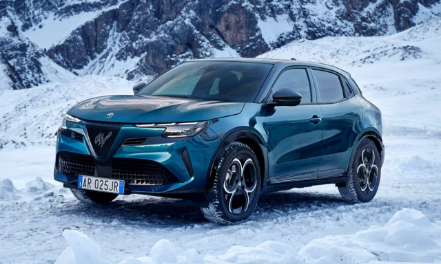 Alfa Romeo Junior Ibrida Q4: Υβριδική και τετρακίνητη!