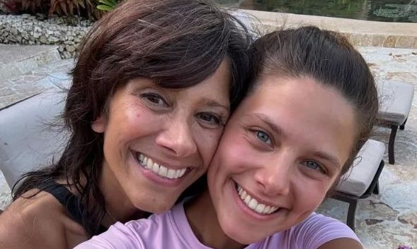 Ντέμπορα Φινκ: Ραγίζει καρδιές το τελευταίο αντίο της Τik Toker - «Έσβησε» στα 57 της απο καρκίνο