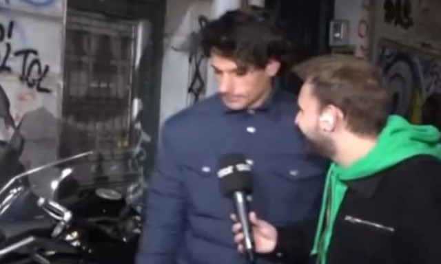 O Πάνος Βλάχος έριξε επικό «άκυρο» σε δημοσιογράφο που τον ρώτησε για την τιμή των ρούχων του