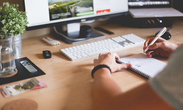 New York Times: Κρυφές εντολές AI σε βιογραφικά - Μάχη ανθρώπου-μηχανής και στον χώρο των προσλήψεων