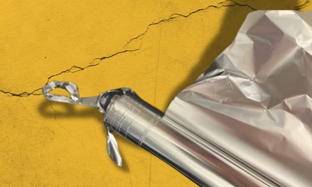 Το κόλπο για να μην σας «σκίζεται» το αλουμινόχαρτο